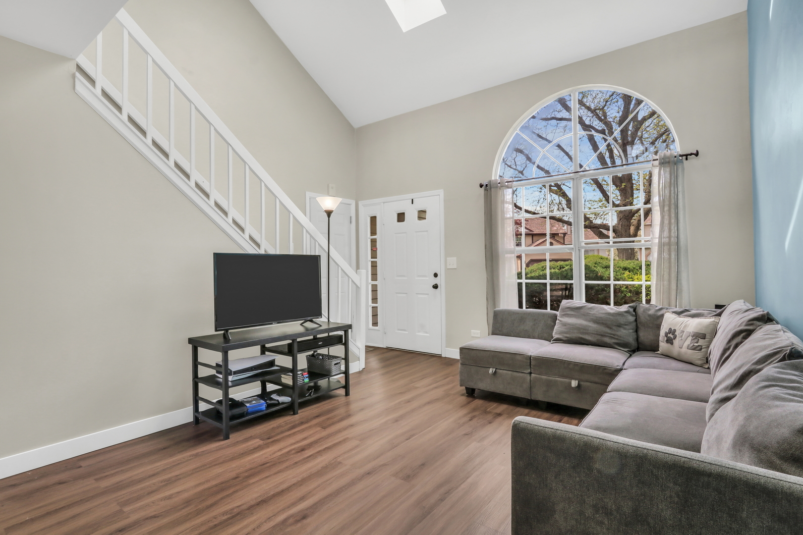 565 Ascot Lane, Streamwood, IL 60107