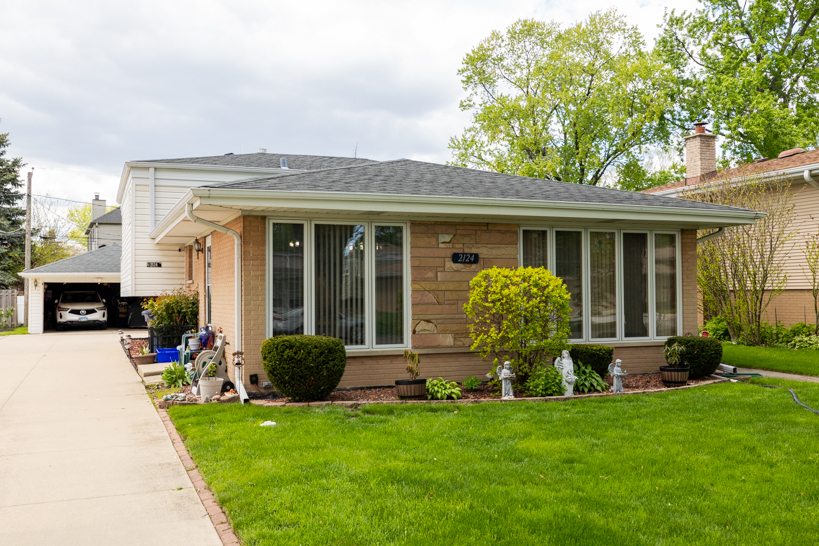2124 Westview Drive, Des Plaines, IL 60018