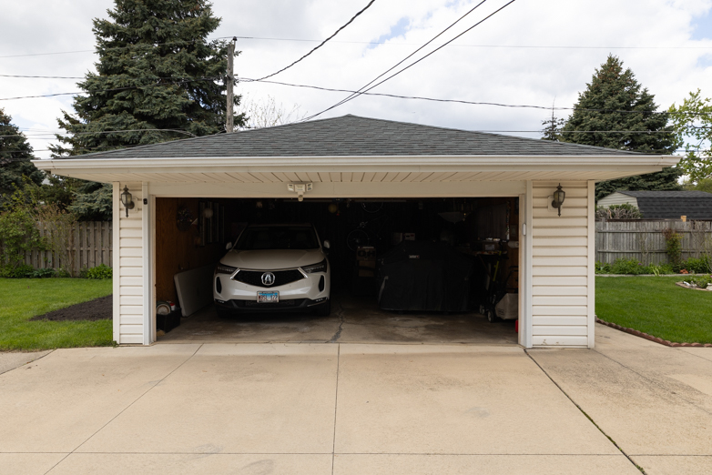 2124 Westview Drive, Des Plaines, IL 60018