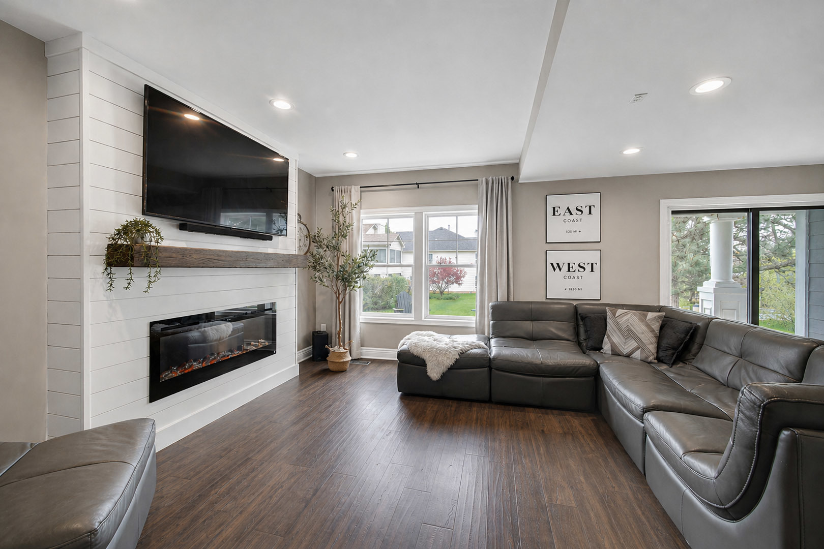 807 Viewpointe Drive, St. Charles, IL 60174