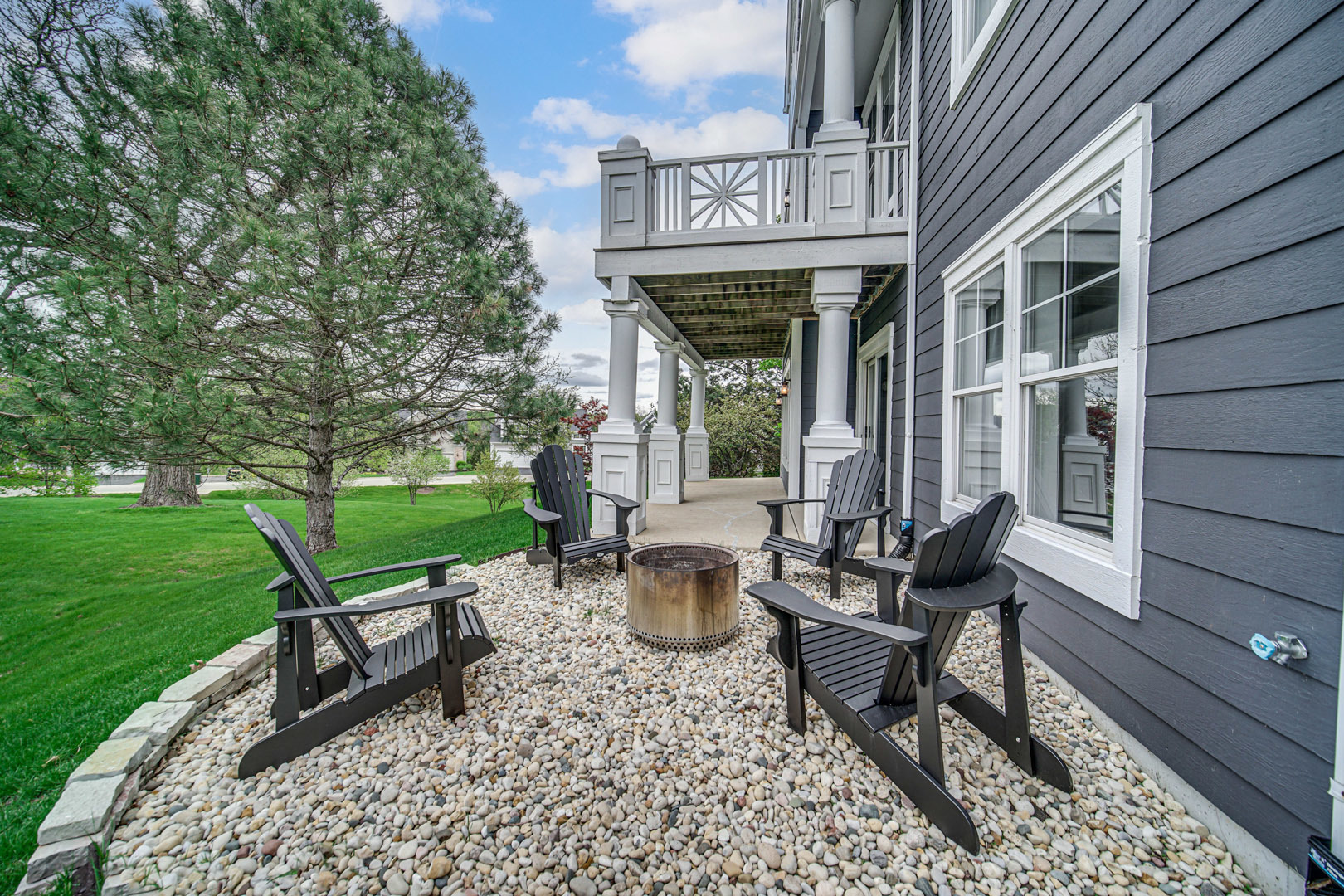 807 Viewpointe Drive, St. Charles, IL 60174