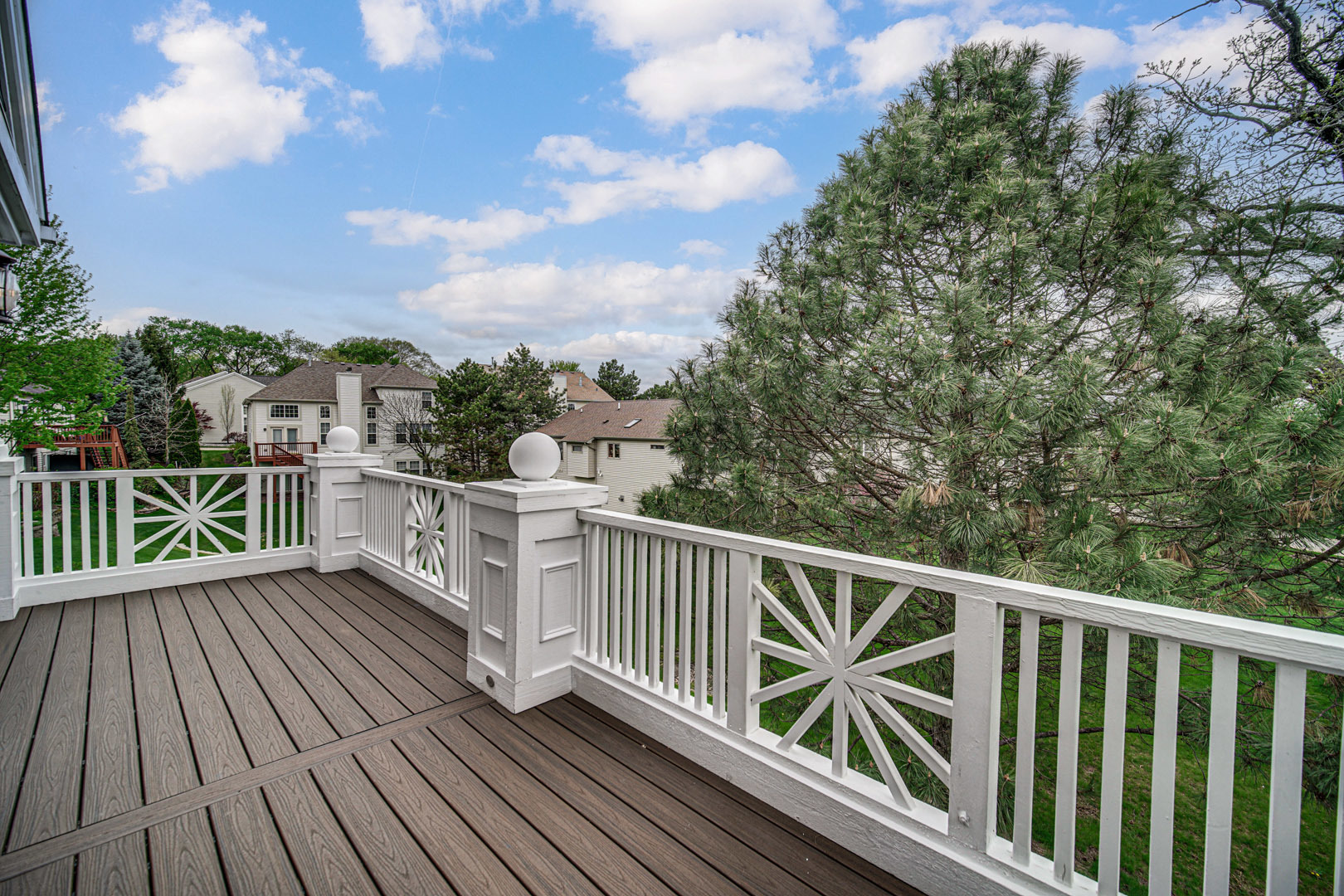 807 Viewpointe Drive, St. Charles, IL 60174