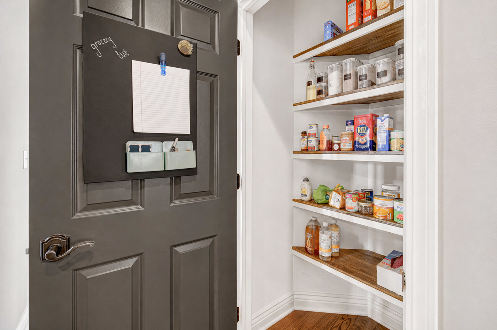 807 Viewpointe Drive, St. Charles, IL 60174