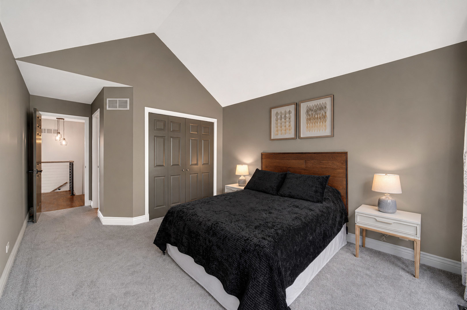 807 Viewpointe Drive, St. Charles, IL 60174