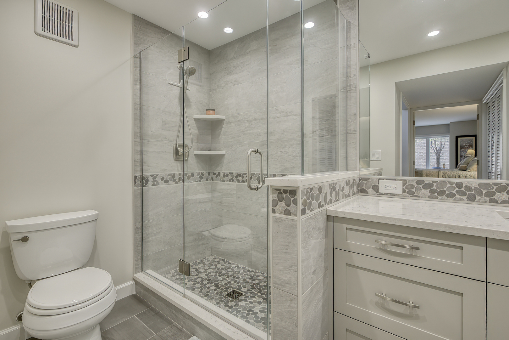 2 Oak Brook Club Drive #C103, Oak Brook, IL 60523