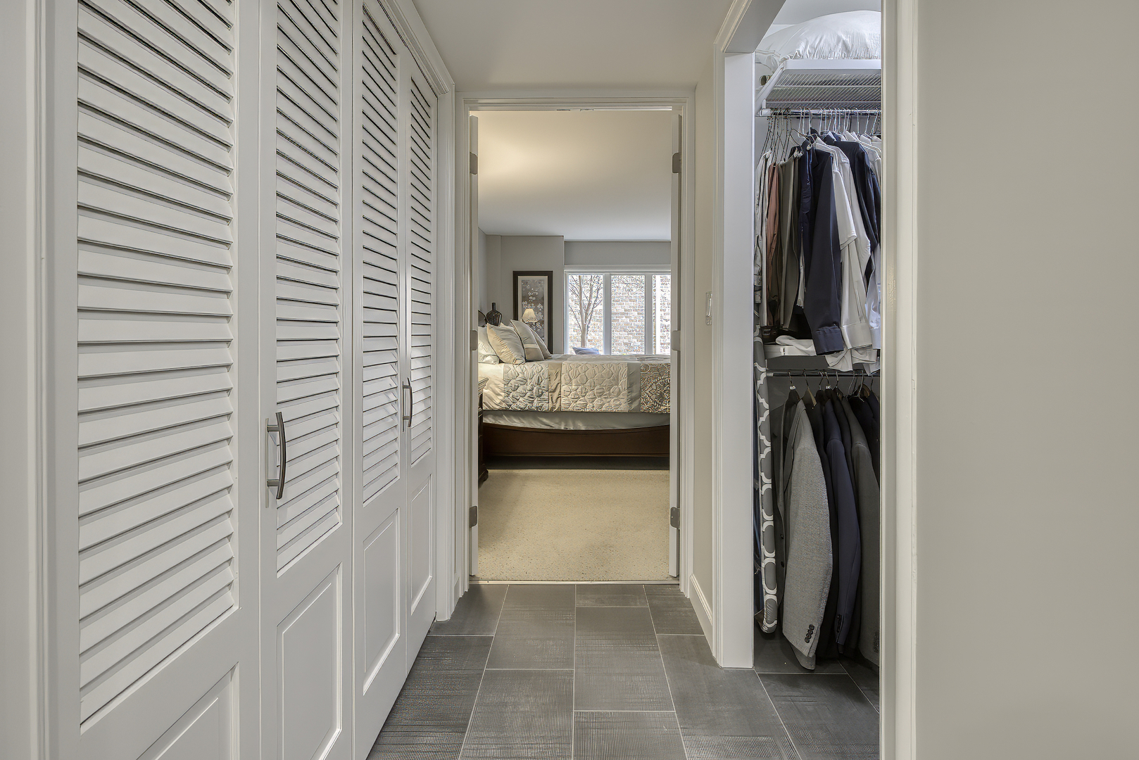 2 Oak Brook Club Drive #C103, Oak Brook, IL 60523