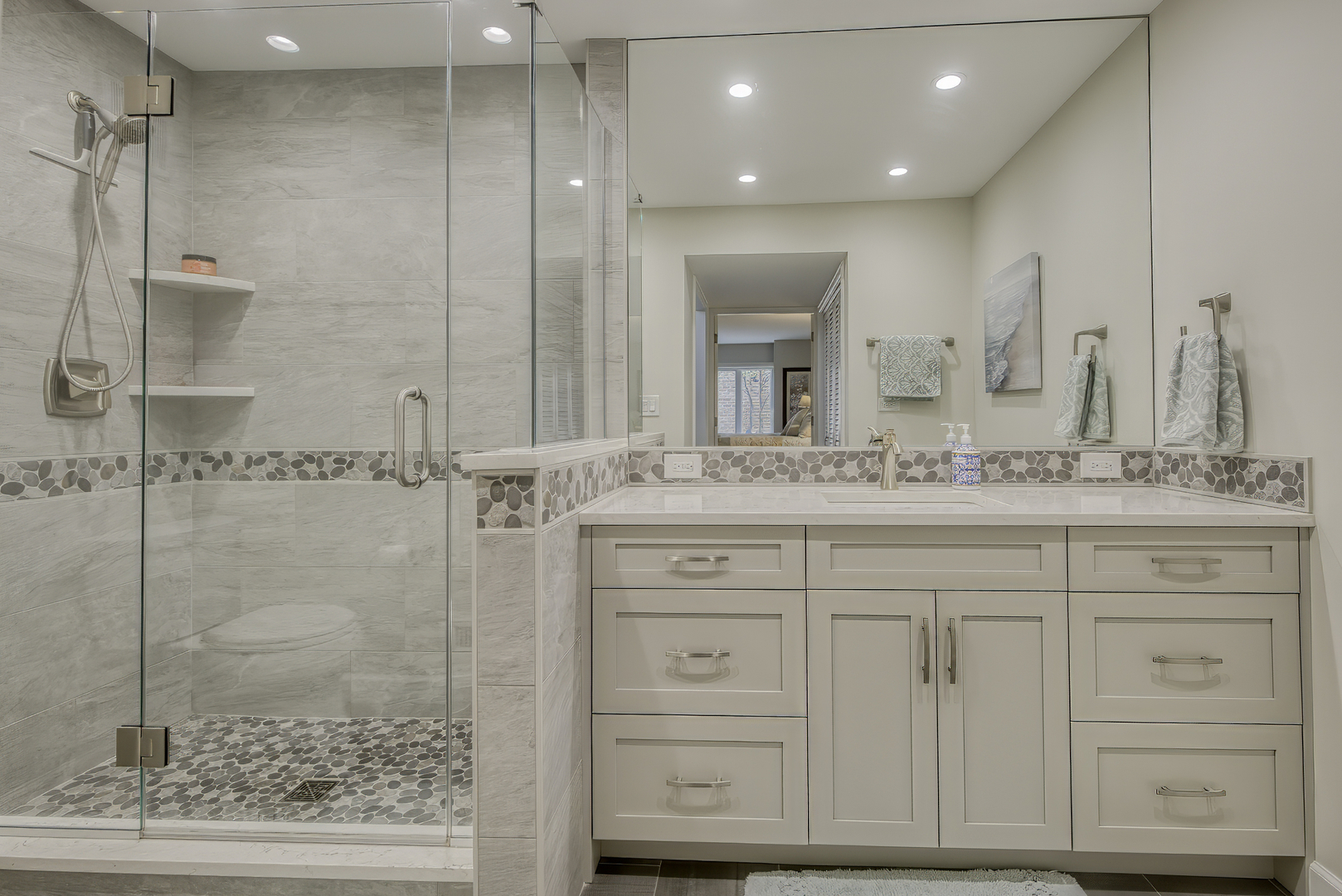 2 Oak Brook Club Drive #C103, Oak Brook, IL 60523