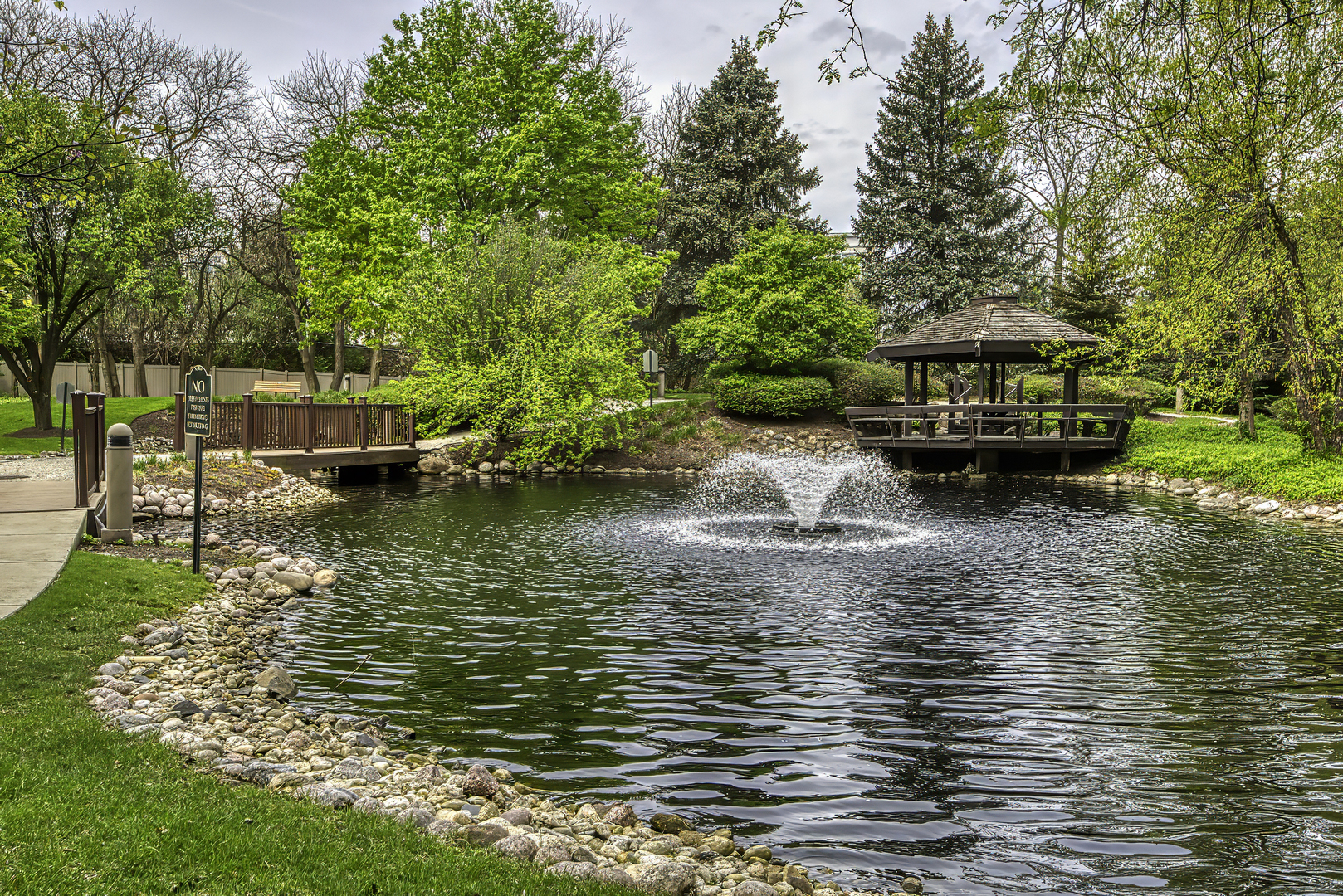 2 Oak Brook Club Drive #C103, Oak Brook, IL 60523