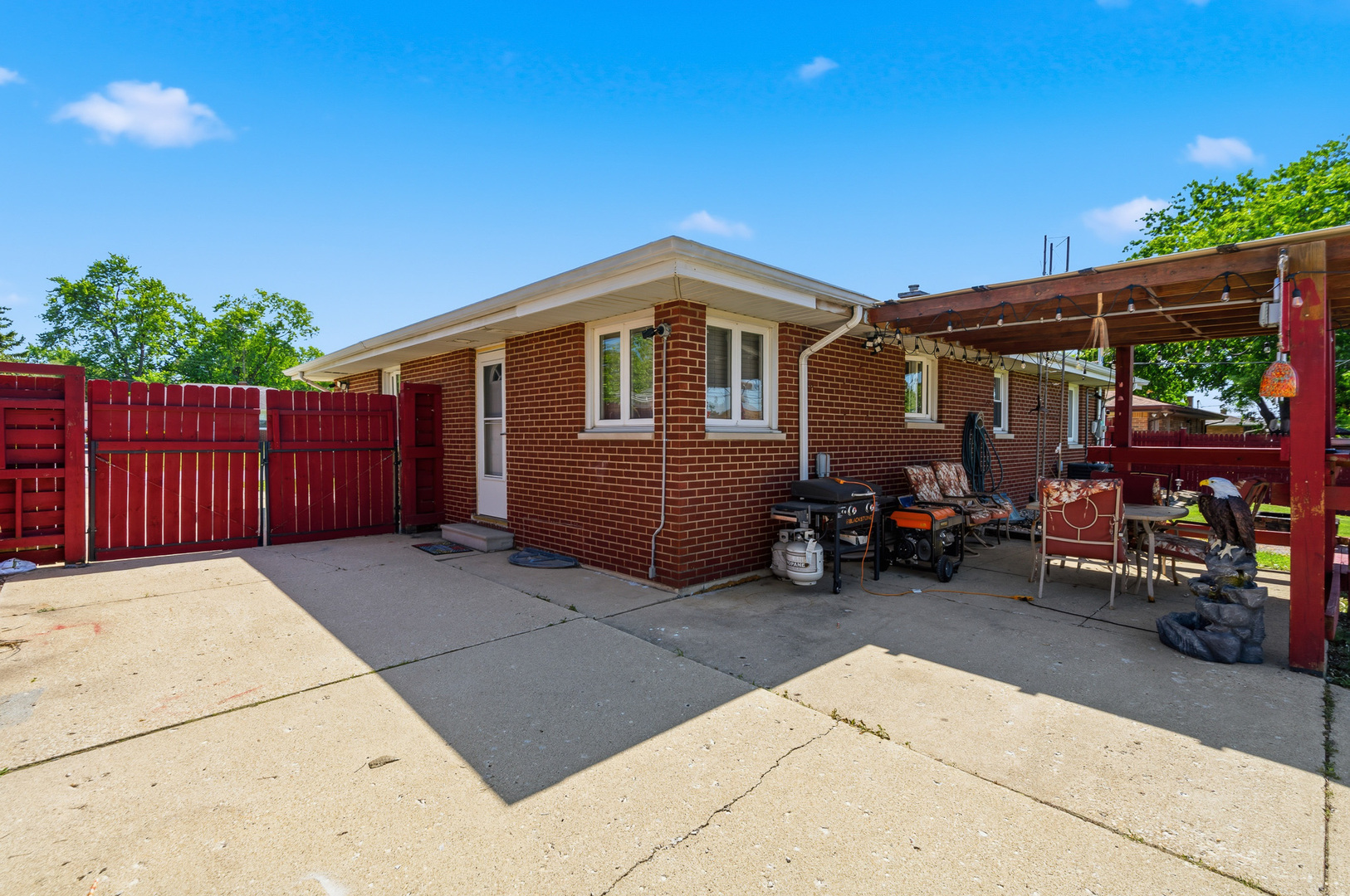 512 CHANEY Street, Crest Hill, IL 60403