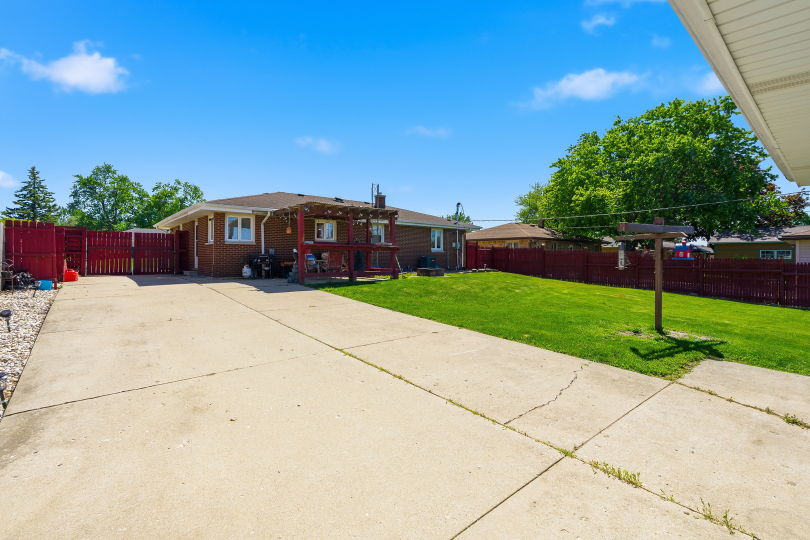 512 CHANEY Street, Crest Hill, IL 60403