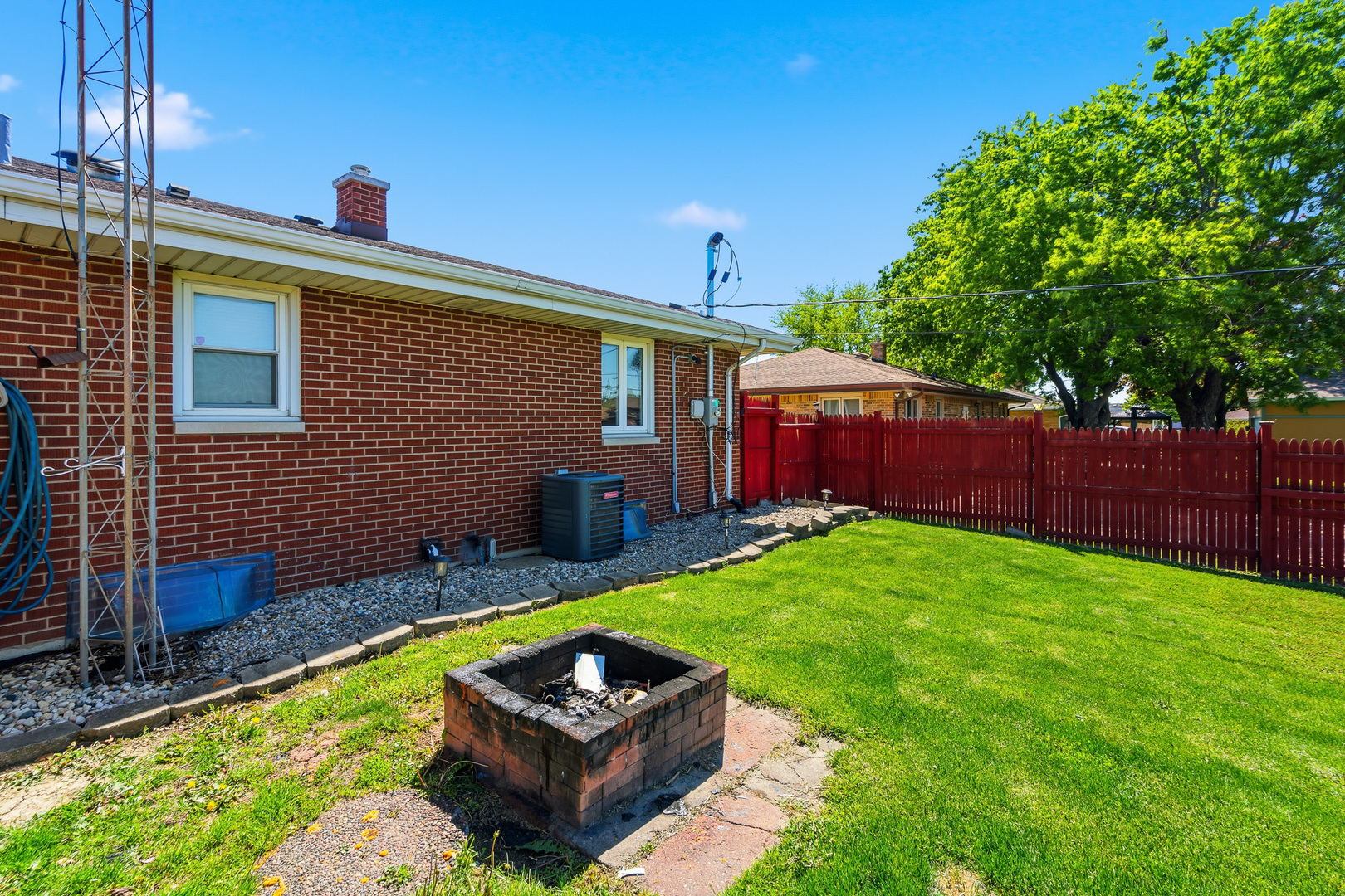 512 CHANEY Street, Crest Hill, IL 60403