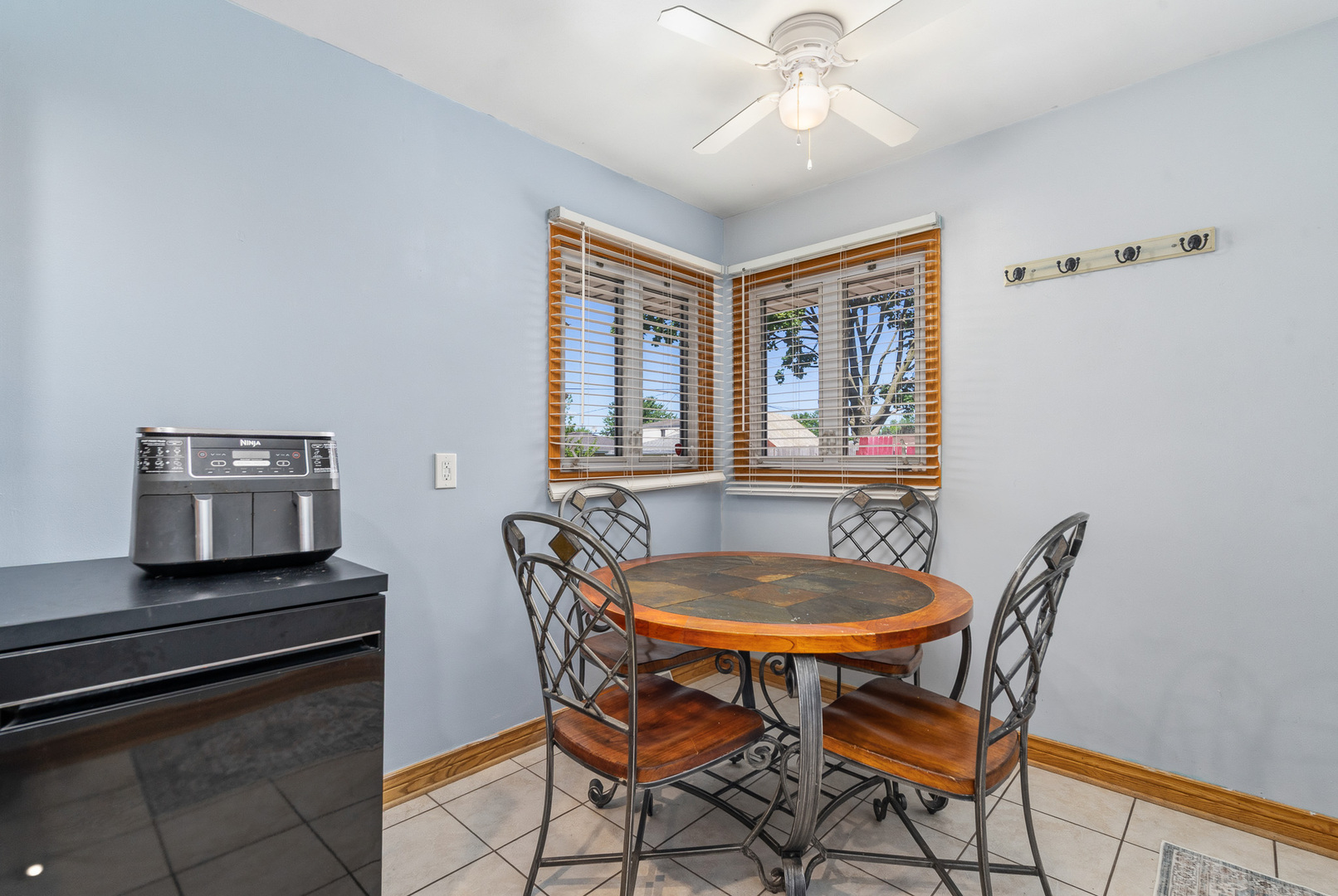 512 CHANEY Street, Crest Hill, IL 60403
