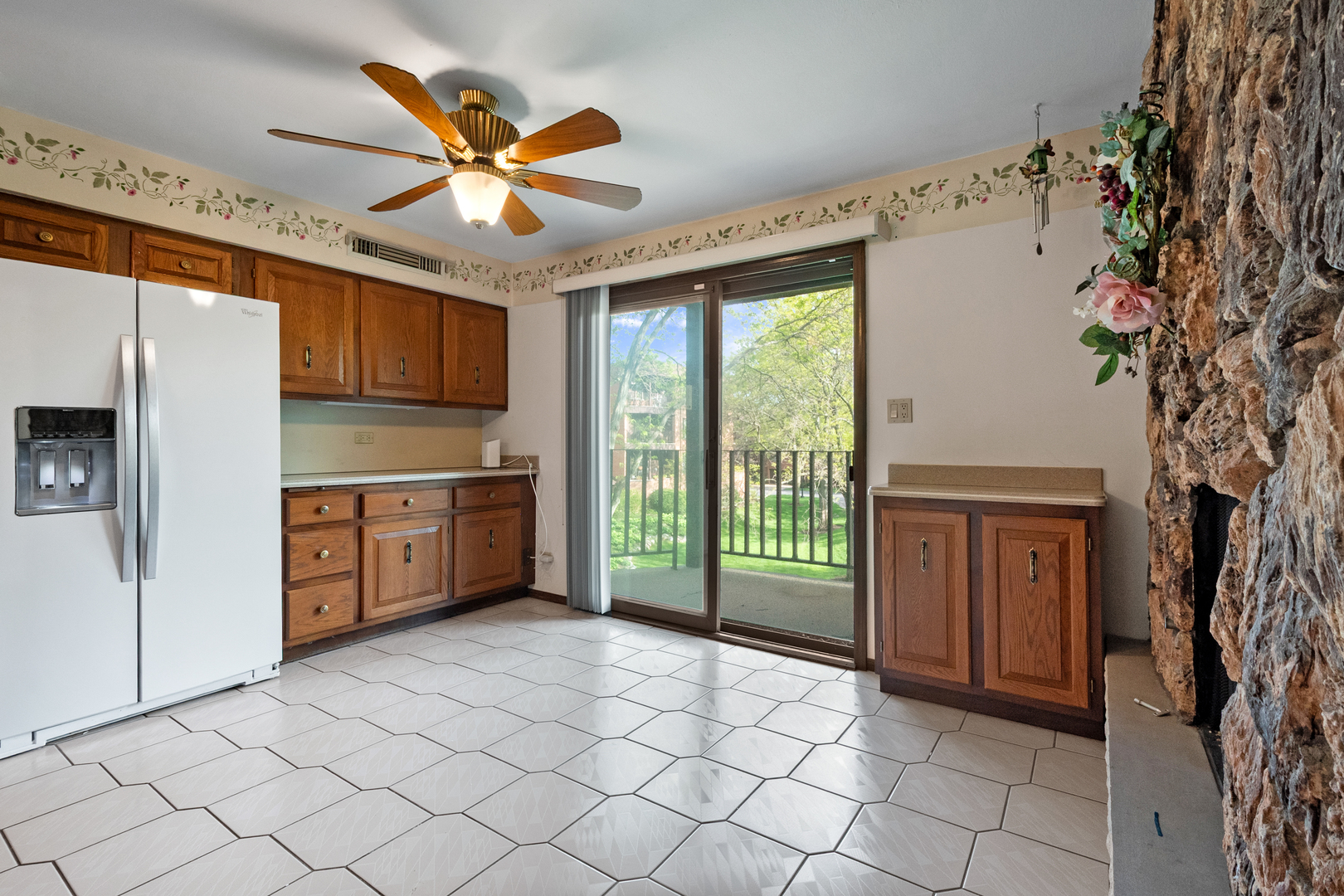 75 BOARDWALK Place #203, Park Ridge, IL 60068