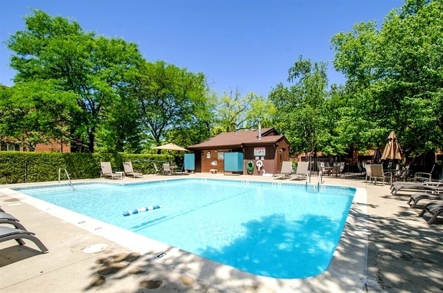 75 BOARDWALK Place #203, Park Ridge, IL 60068