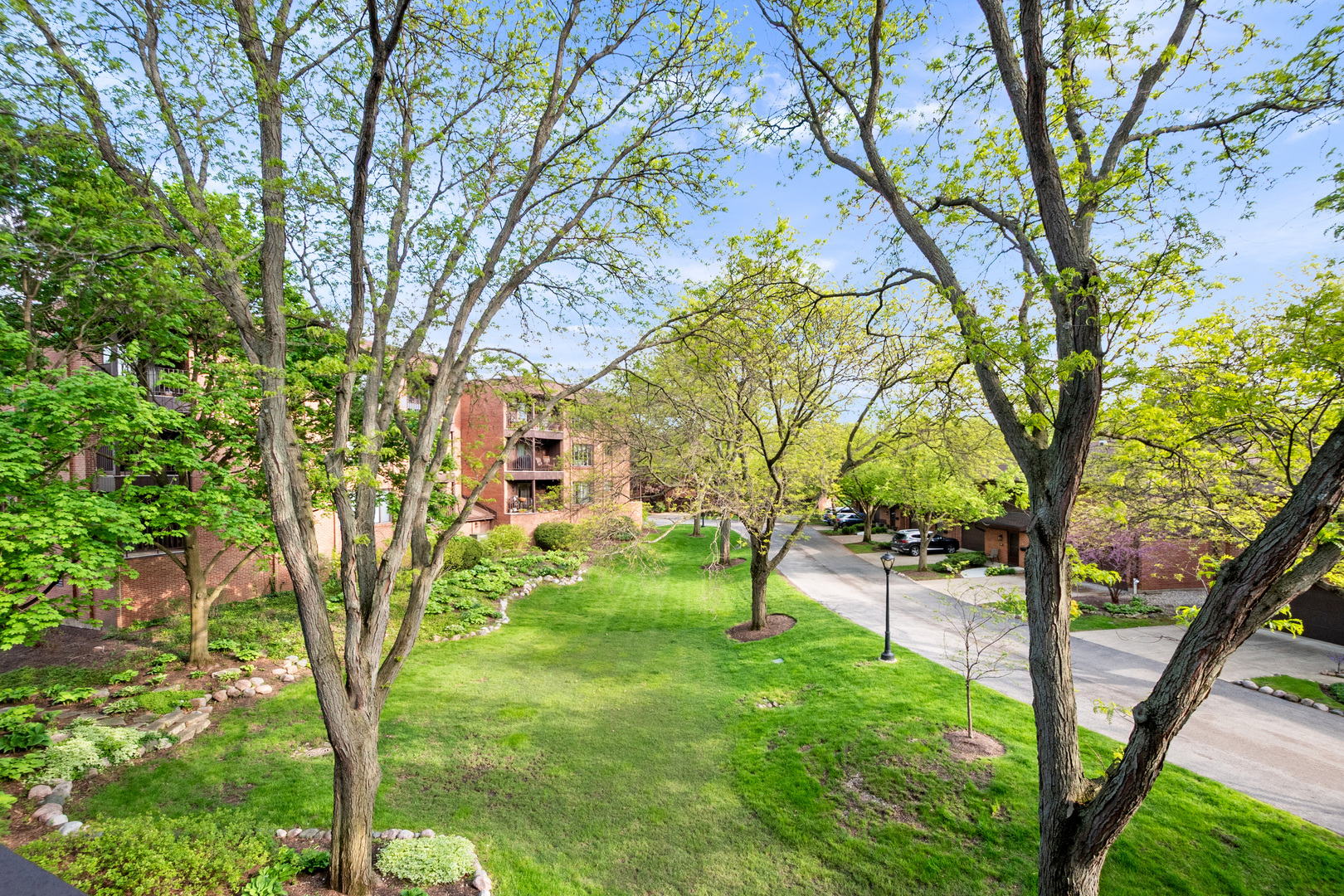 75 BOARDWALK Place #203, Park Ridge, IL 60068