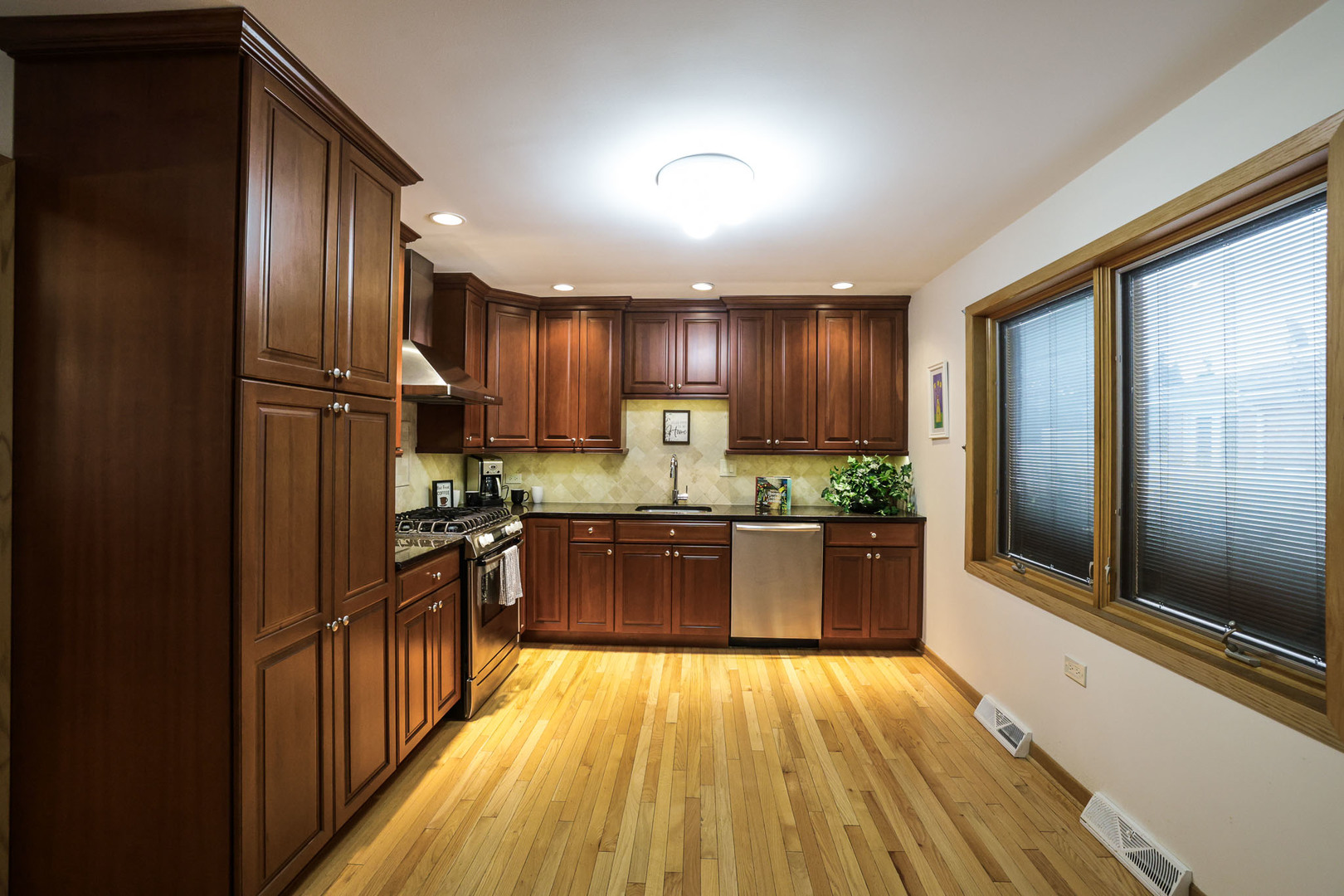 4631 N Reserve Avenue, Chicago, IL 60656