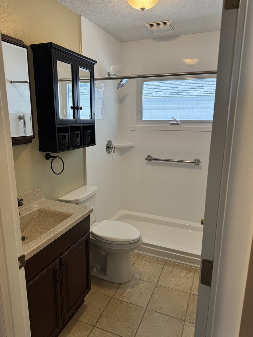 219 River Drive, DeKalb, IL 60115