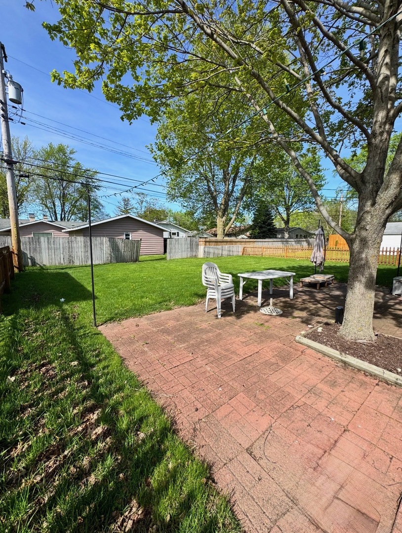 219 River Drive, DeKalb, IL 60115