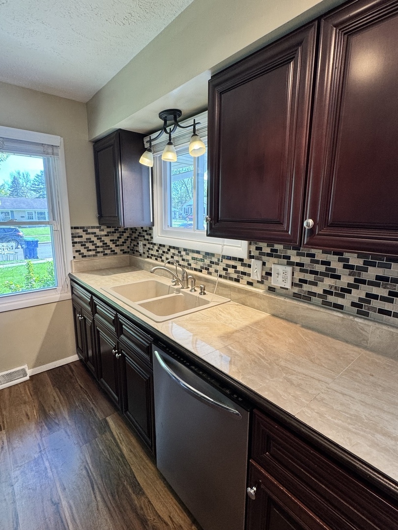 219 River Drive, DeKalb, IL 60115