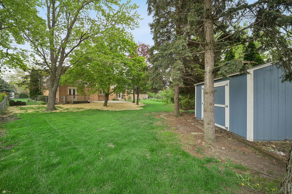 925 Lancaster Avenue, Downers Grove, IL 60516