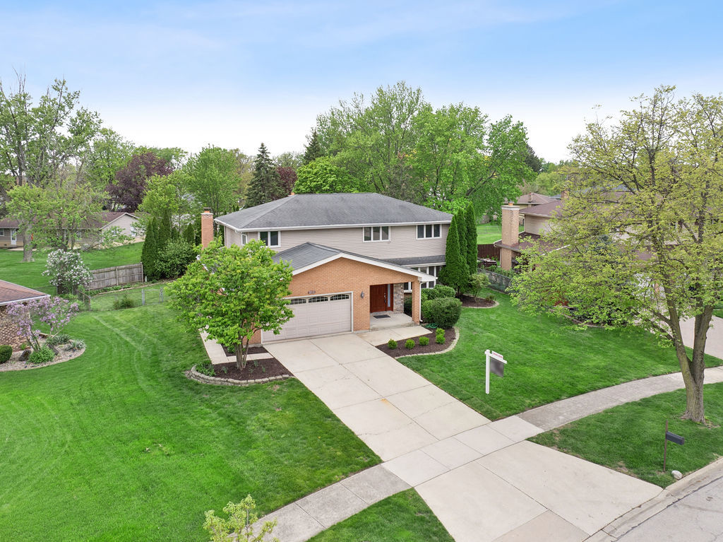 925 Lancaster Avenue, Downers Grove, IL 60516