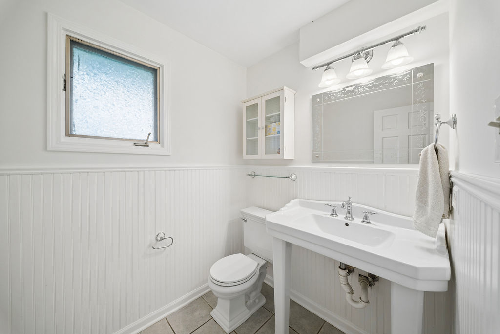 925 Lancaster Avenue, Downers Grove, IL 60516