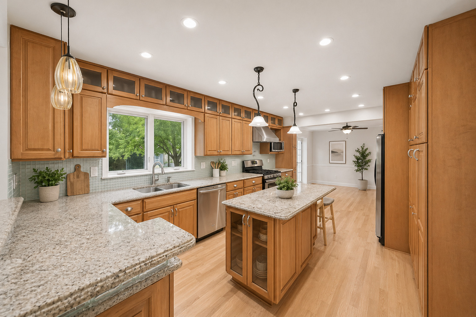 925 Lancaster Avenue, Downers Grove, IL 60516