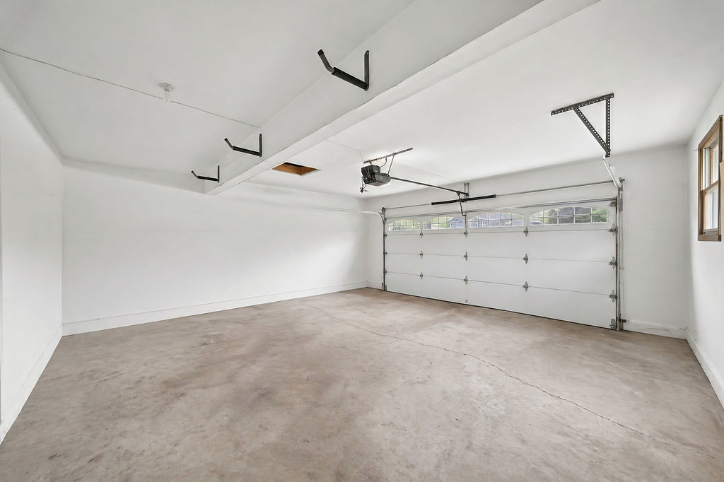 925 Lancaster Avenue, Downers Grove, IL 60516