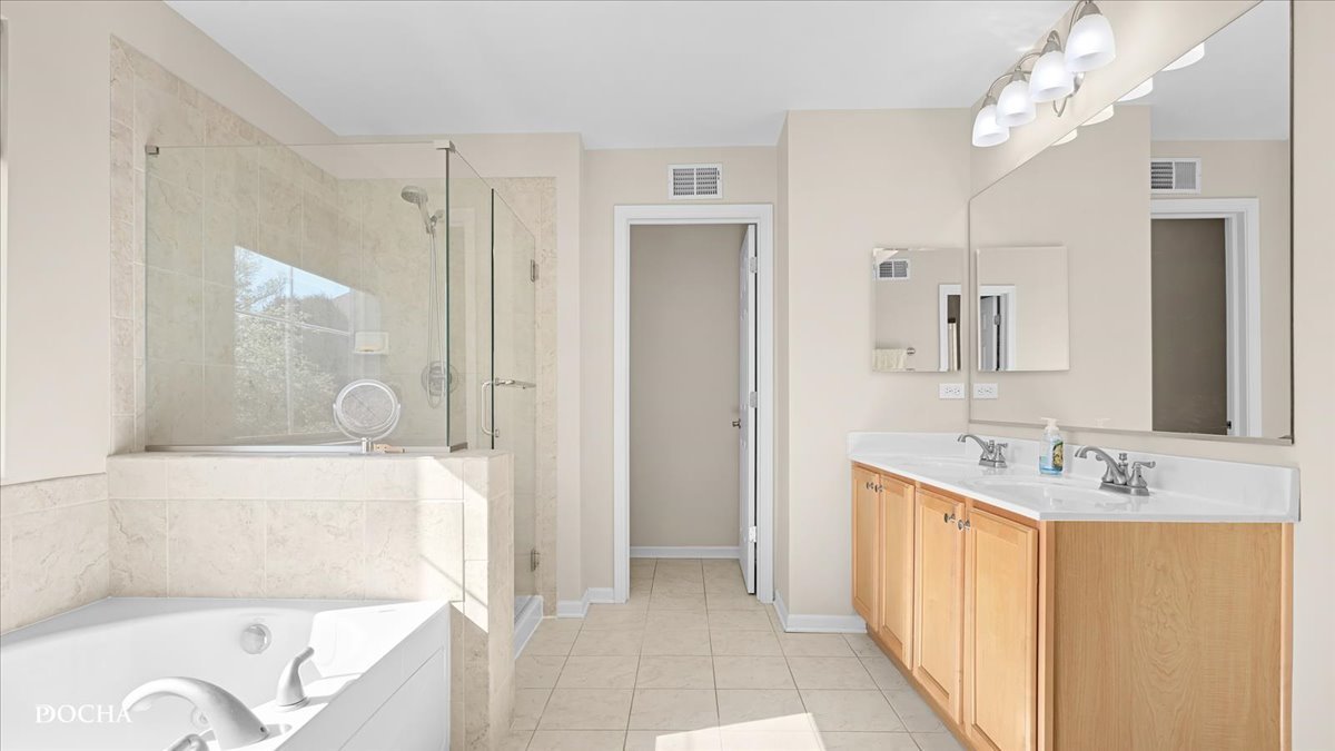 620 Grand Canyon Circle, Crystal Lake, IL 60014