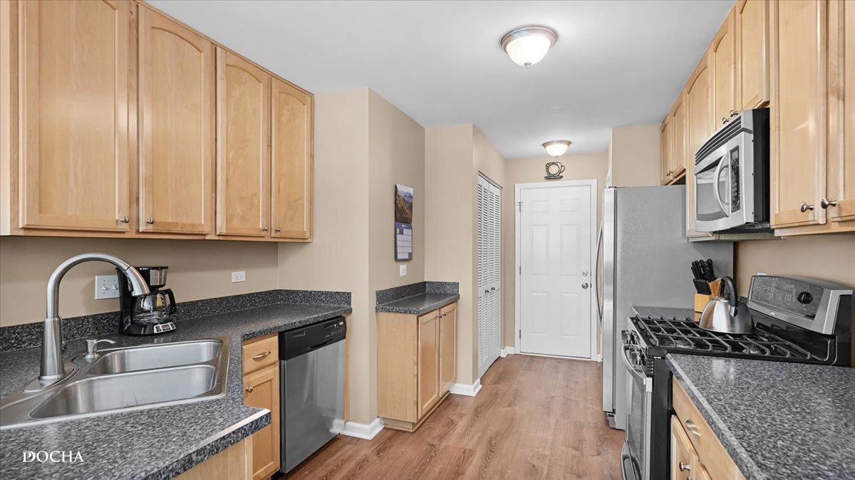 620 Grand Canyon Circle, Crystal Lake, IL 60014