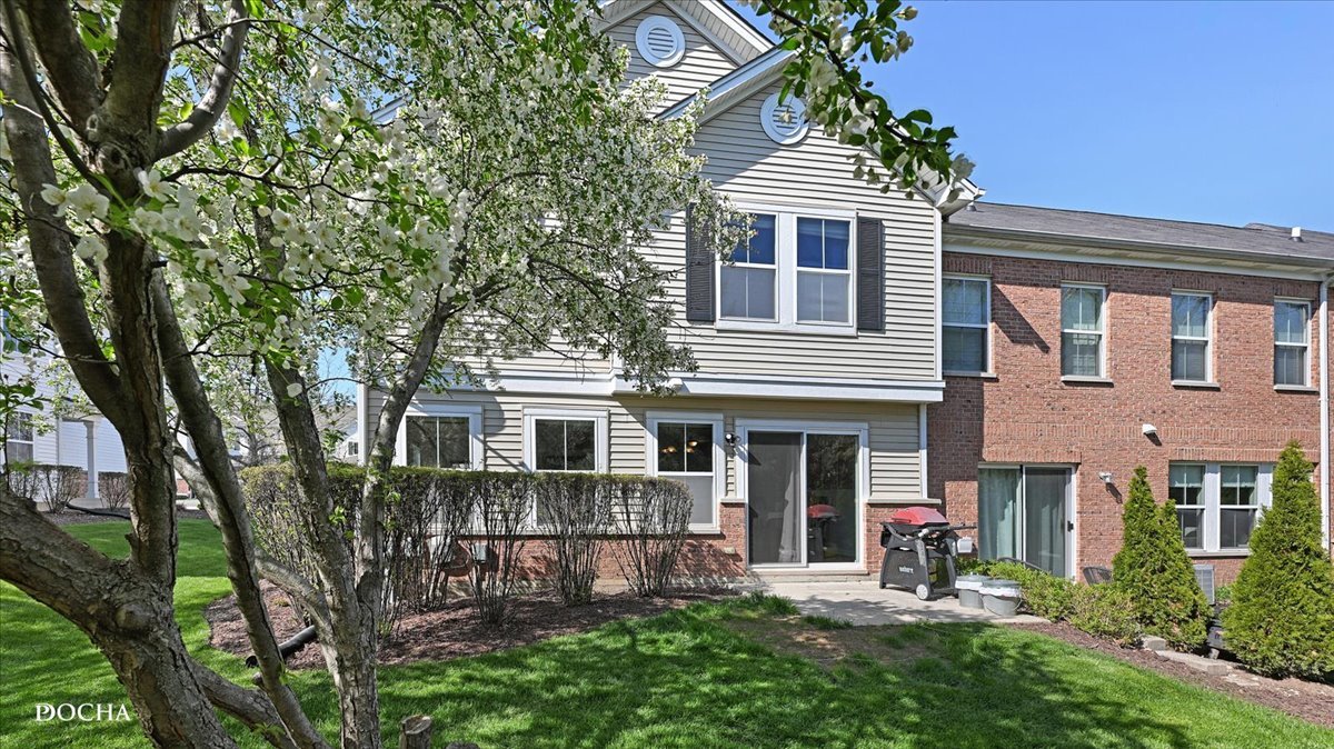 620 Grand Canyon Circle, Crystal Lake, IL 60014