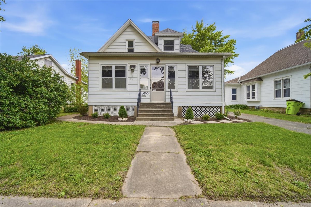 306 E Oak Street, Fairbury, IL 61739