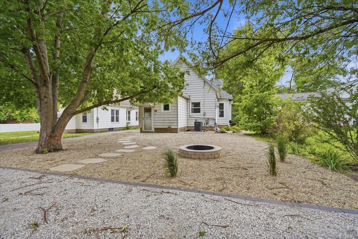 306 E Oak Street, Fairbury, IL 61739