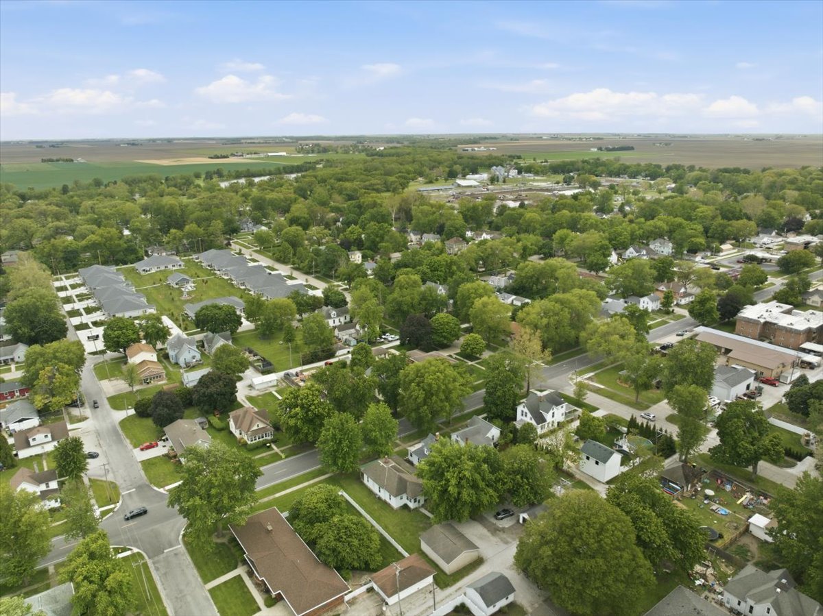 306 E Oak Street, Fairbury, IL 61739