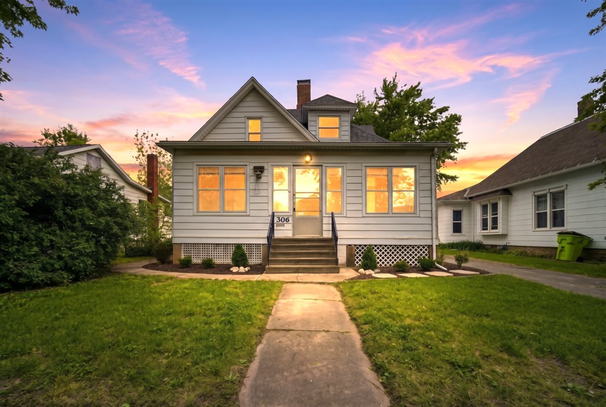 306 E Oak Street, Fairbury, IL 61739