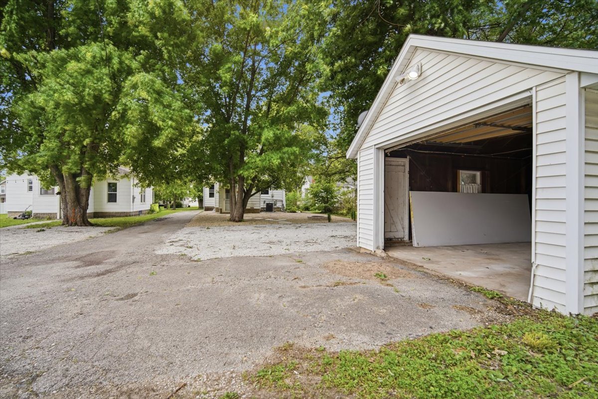 306 E Oak Street, Fairbury, IL 61739