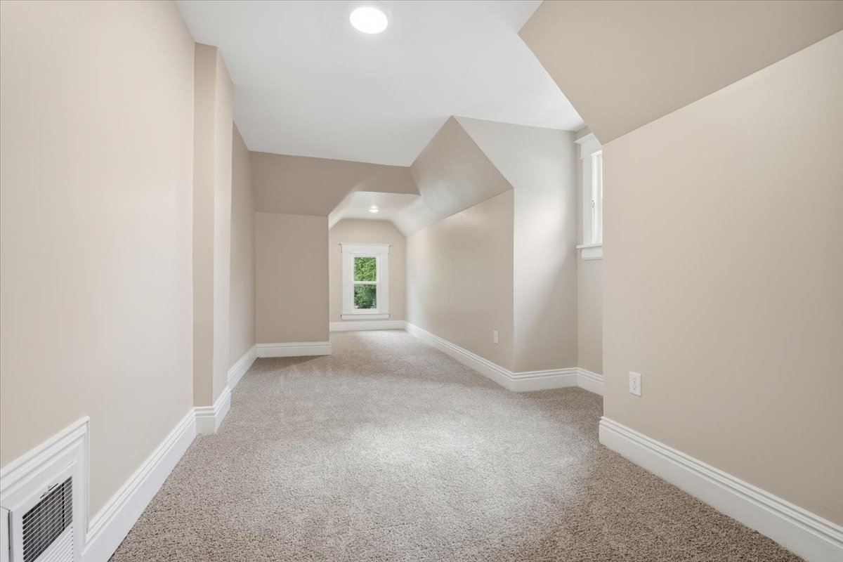 306 E Oak Street, Fairbury, IL 61739