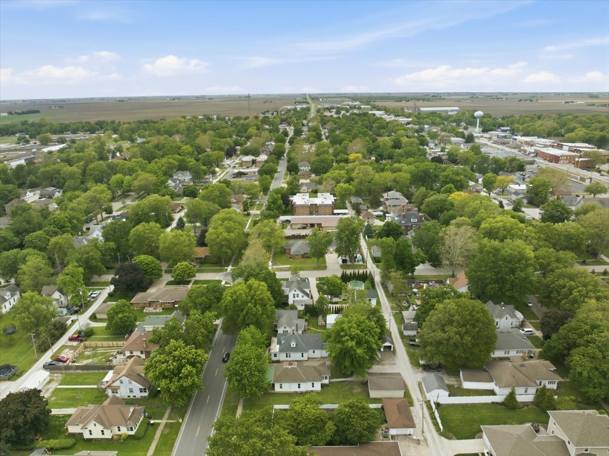 306 E Oak Street, Fairbury, IL 61739