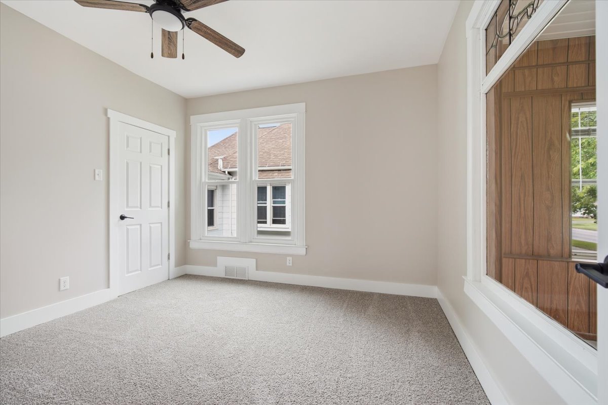 306 E Oak Street, Fairbury, IL 61739
