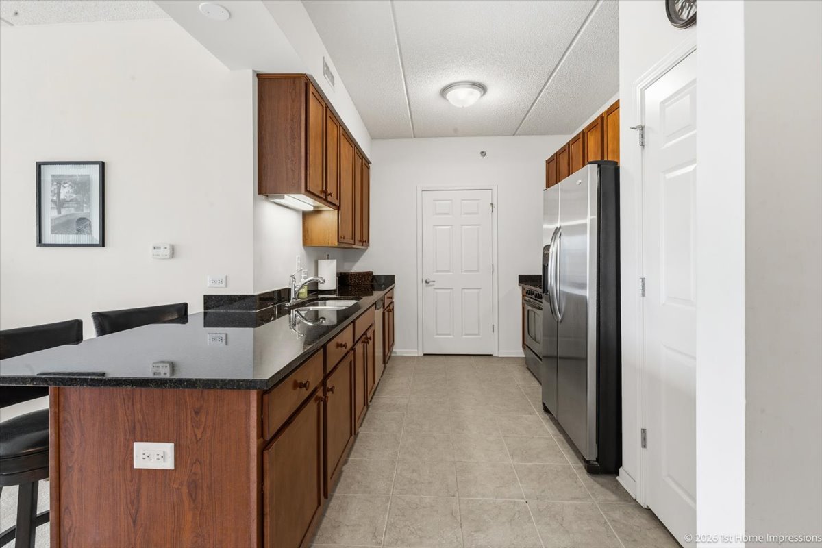 9530 Cook Avenue #411, Oak Lawn, IL 60453