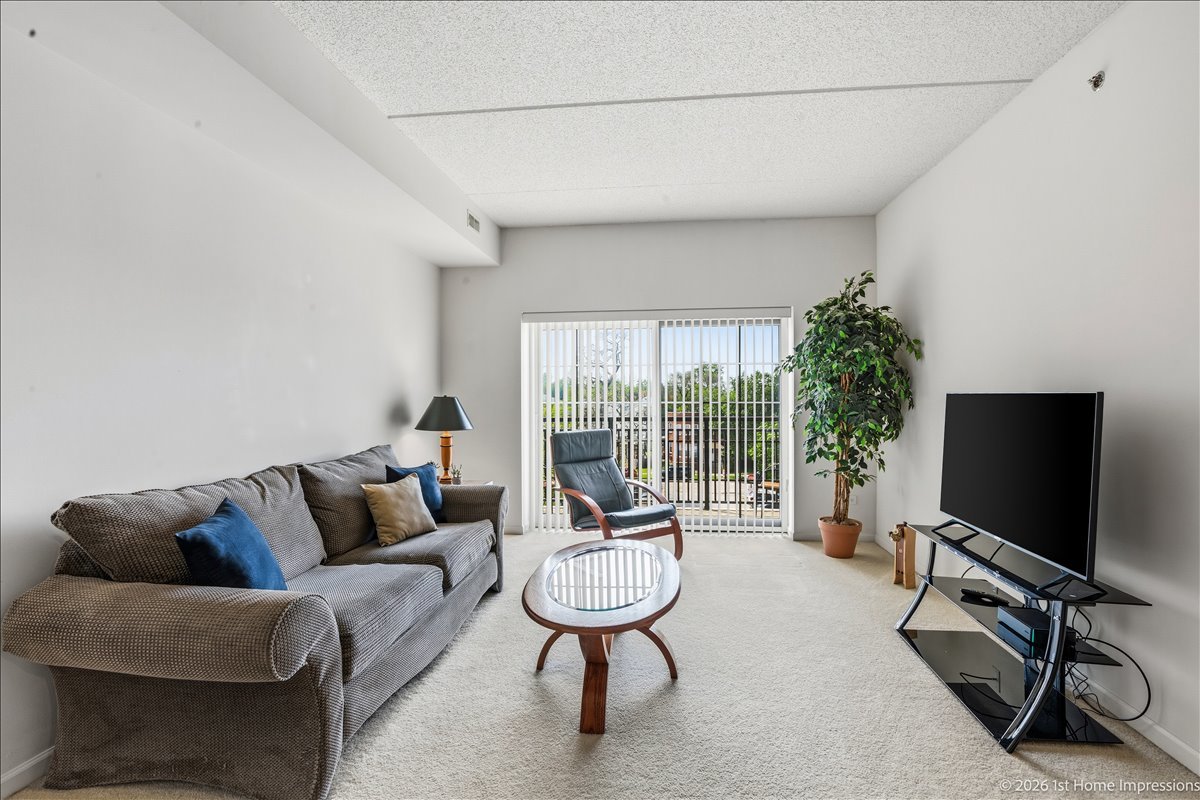 9530 Cook Avenue #411, Oak Lawn, IL 60453