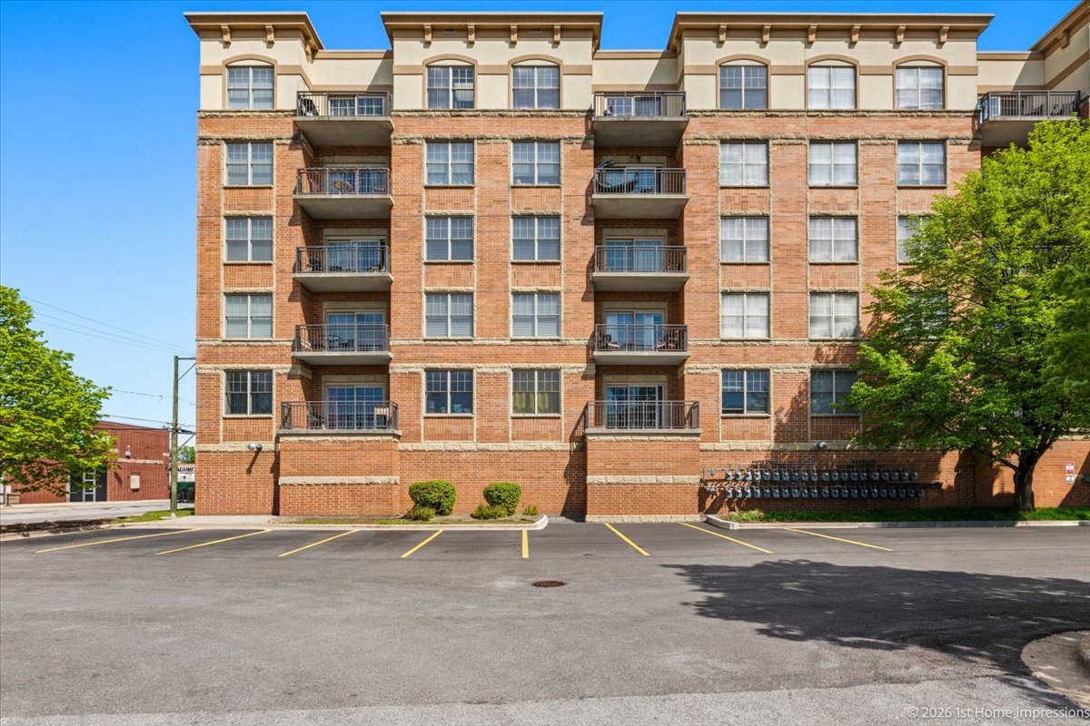 9530 Cook Avenue #411, Oak Lawn, IL 60453