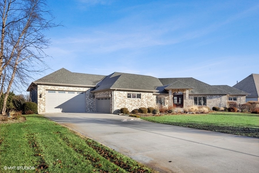 25860 Prairie Hill Lane, Plainfield, IL 60585