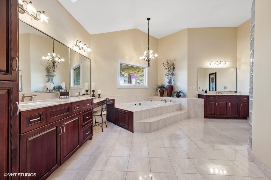 25860 Prairie Hill Lane, Plainfield, IL 60585