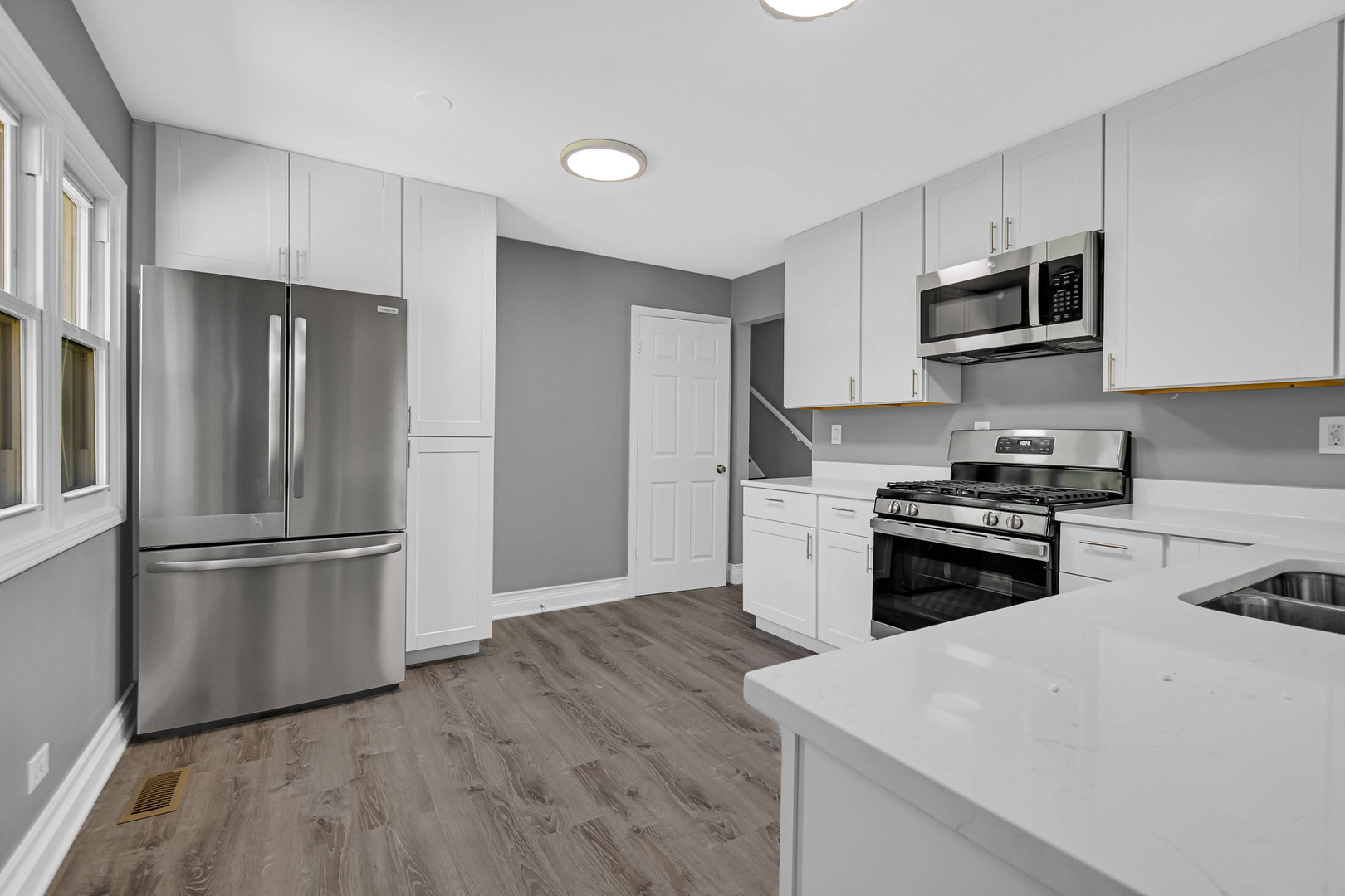 28W502 LEVERENZ Road, Naperville, IL 60564