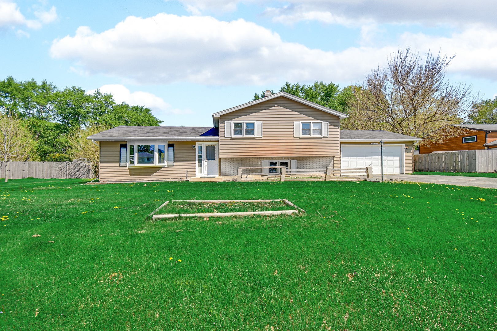 28W502 LEVERENZ Road, Naperville, IL 60564