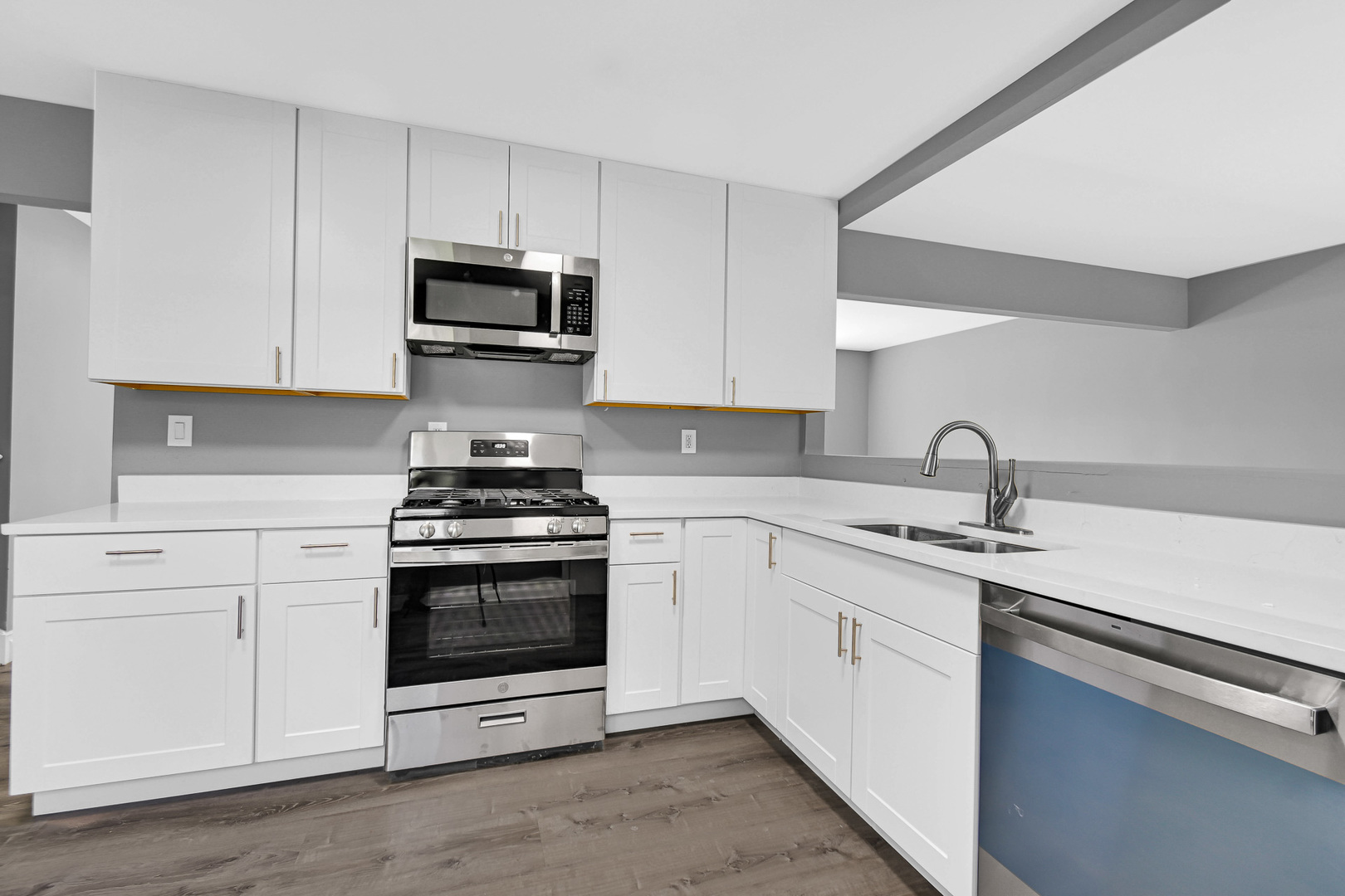 28W502 LEVERENZ Road, Naperville, IL 60564