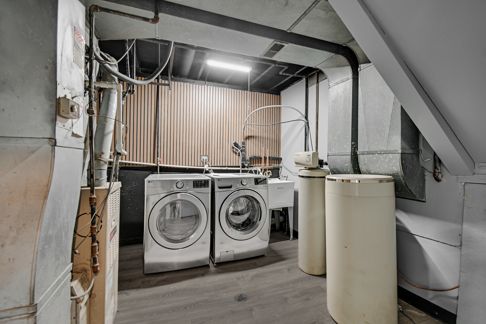 28W502 LEVERENZ Road, Naperville, IL 60564