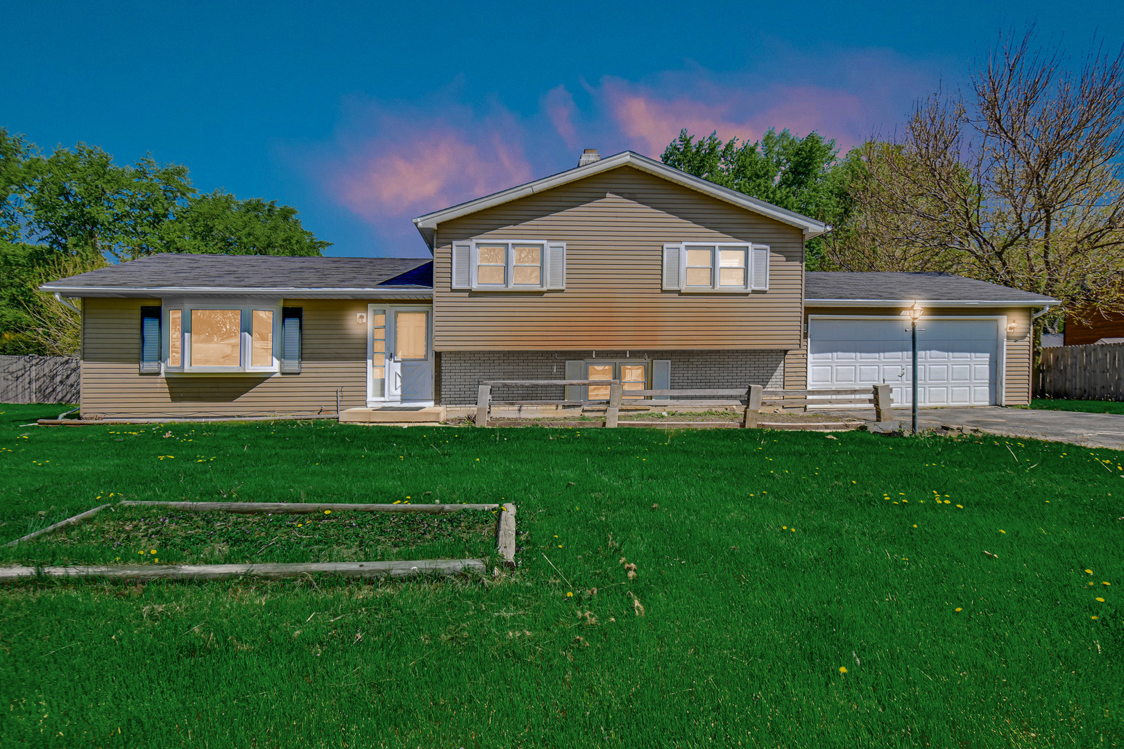 28W502 LEVERENZ Road, Naperville, IL 60564