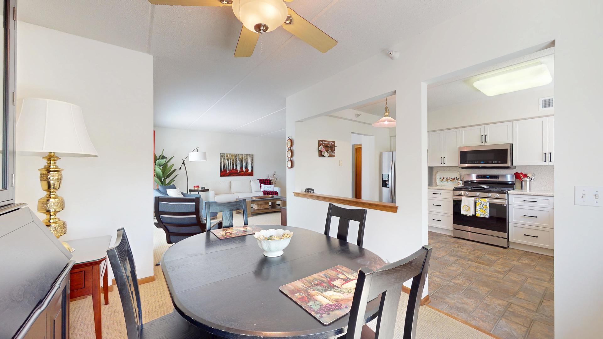 201 N Vail Avenue #207, Arlington Heights, IL 60004